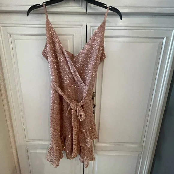 City Triangles | Dresses | City Triangles Pink Sequin Dress | Poshmark